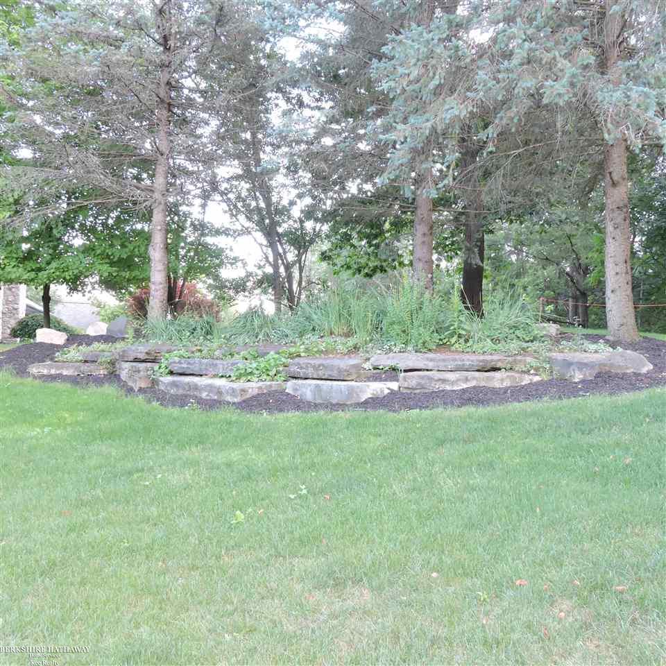 1482 Highpoint Drive Rochester, MI 48306 - Photo 48 of 50 31391959-47.JPG