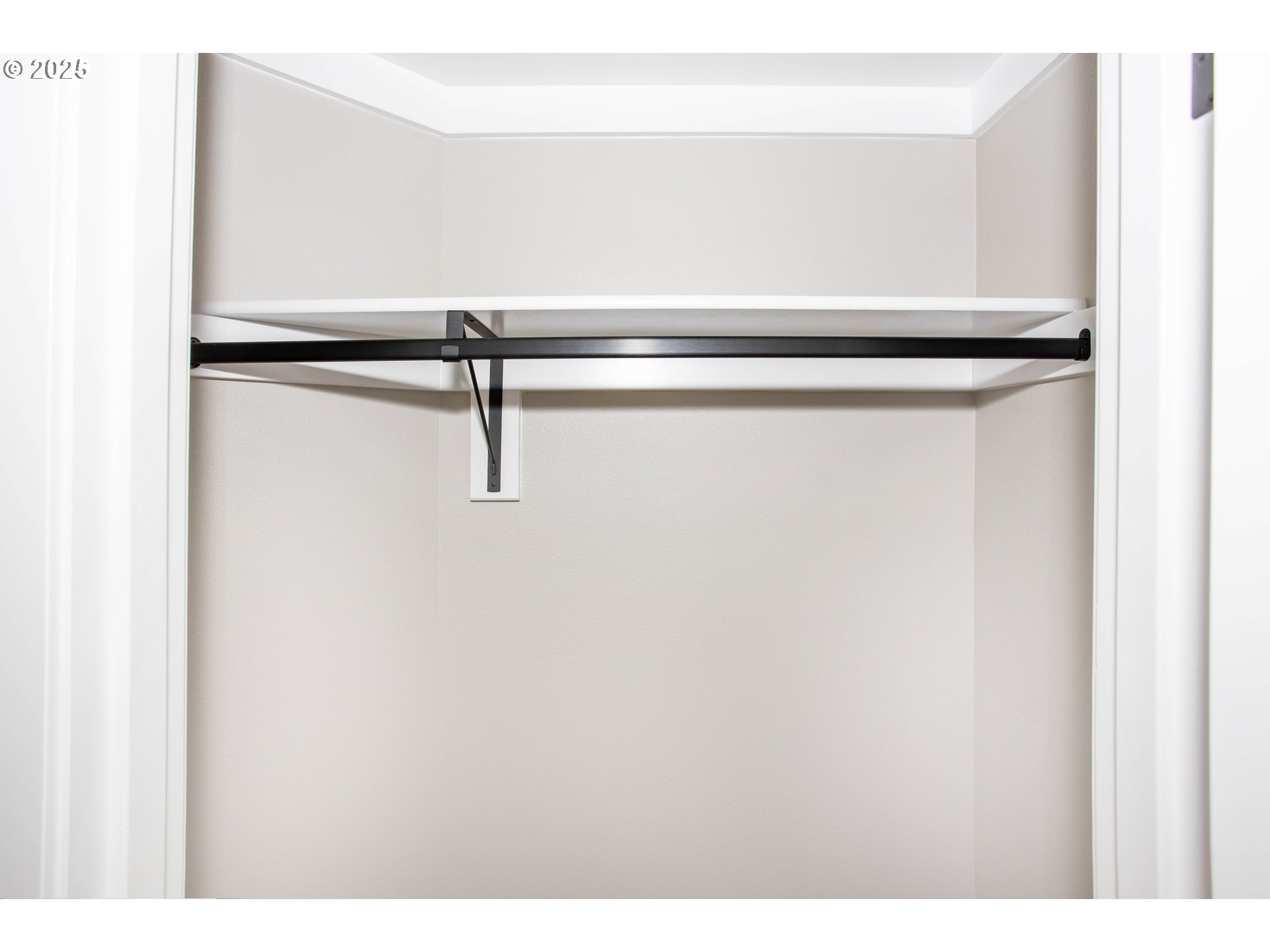 11009 Northwest 11th Place Vancouver, WA 98685 - Photo 31 of 46 Family Room