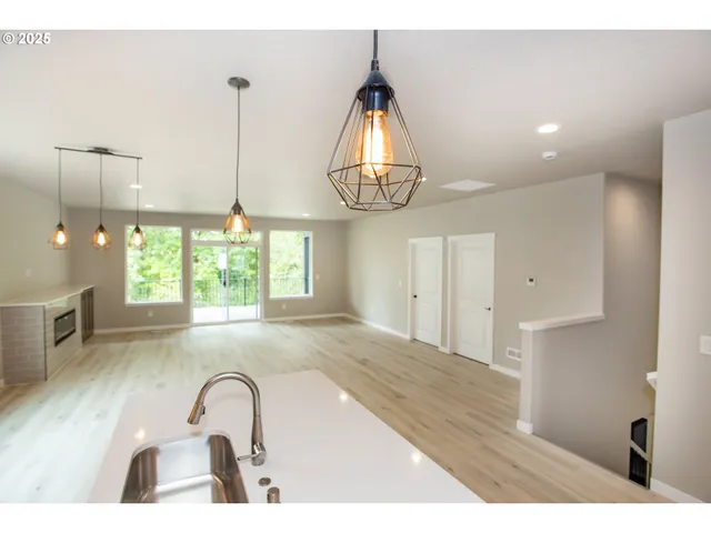 $849,900 | 11009 Northwest 11th Place, Vancouver, WA 98685