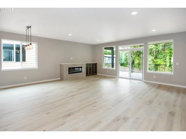 $849,900 | 11009 Northwest 11th Place, Vancouver, WA 98685