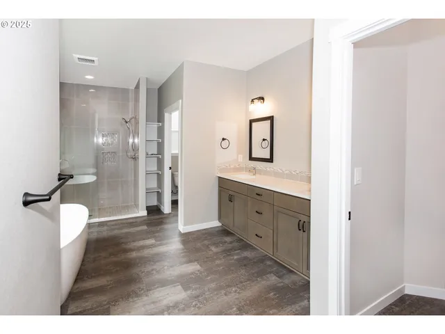 $849,900 | 11009 Northwest 11th Place, Vancouver, WA 98685