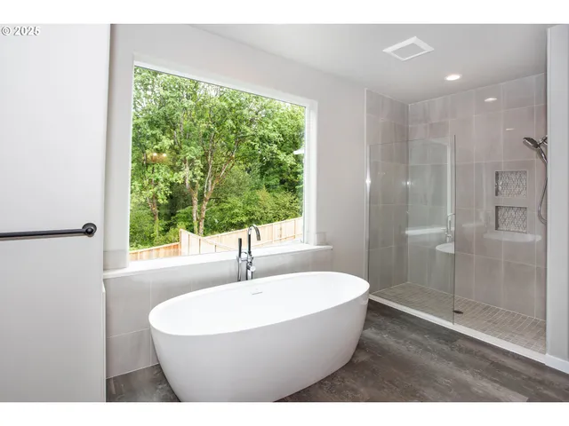 $849,900 | 11009 Northwest 11th Place, Vancouver, WA 98685