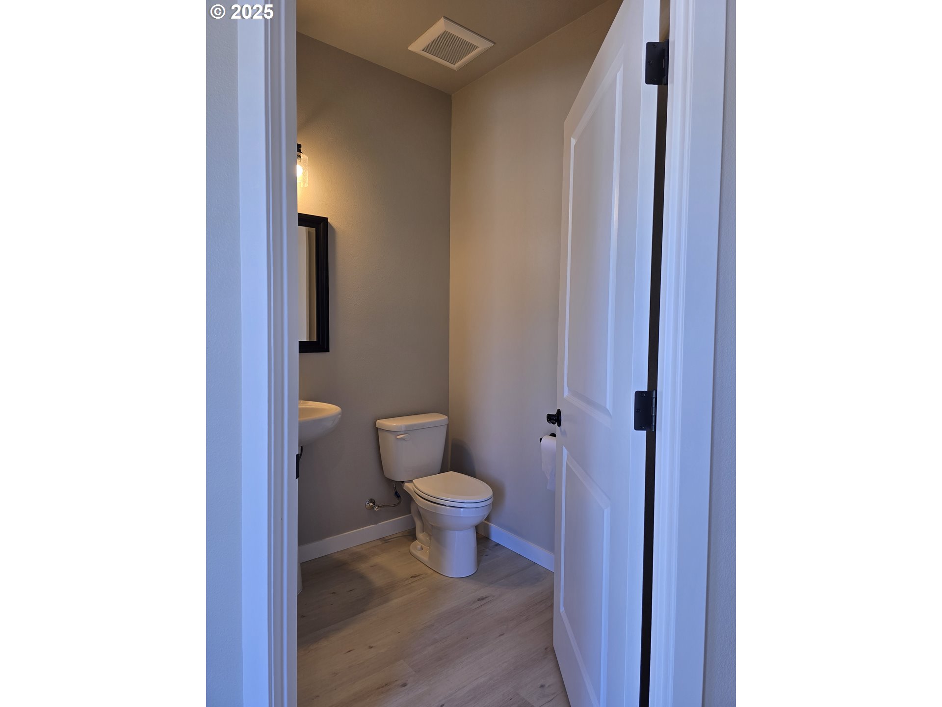 11009 Northwest 11th Place Vancouver, WA 98685 - Photo 5 of 46