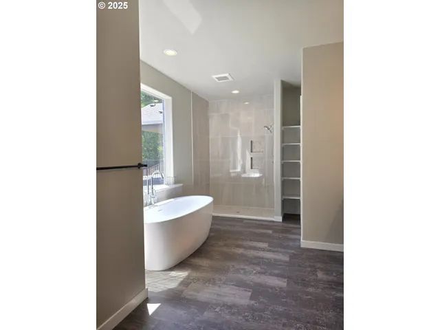 $849,900 | 11009 Northwest 11th Place, Vancouver, WA 98685