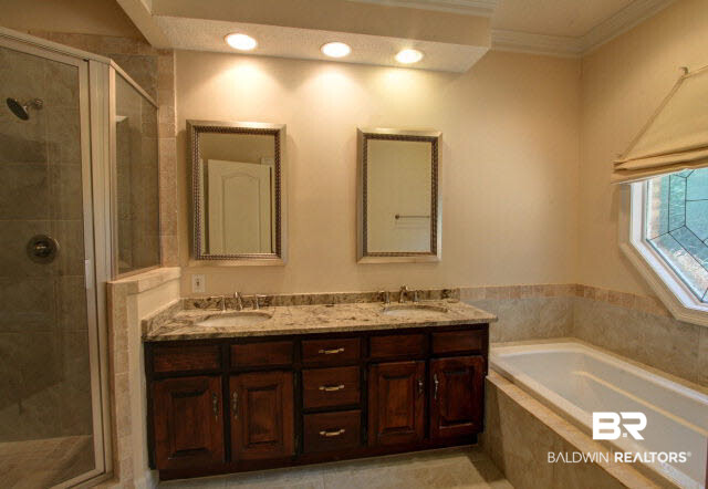 506 Barbara Court Daphne, AL 36526 - Photo 20 of 33 master bathroom