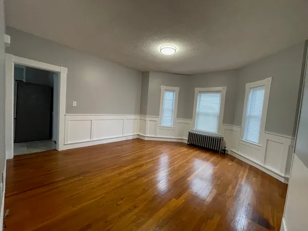 $2,500 | 46 Lane Street, Unit 1, Lowell, MA 01851