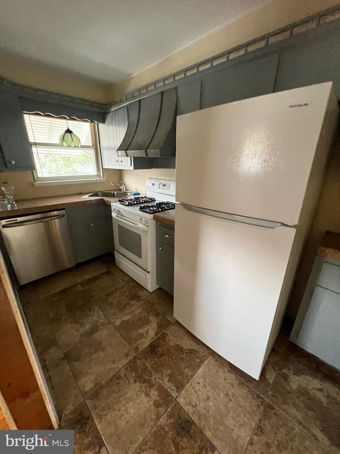 300 Springton Road Upper Darby, PA 19082 - Photo 12 of 57