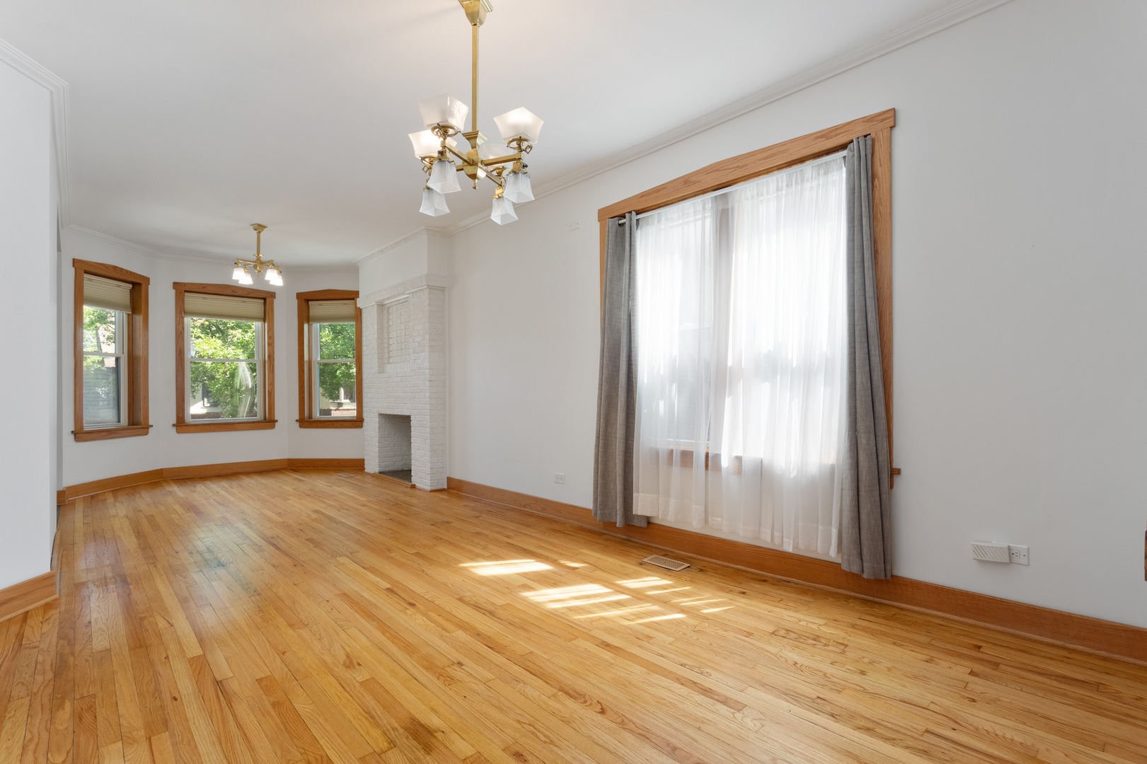 3843 West Addison Street Chicago, IL 60618 - Photo 5 of 41
