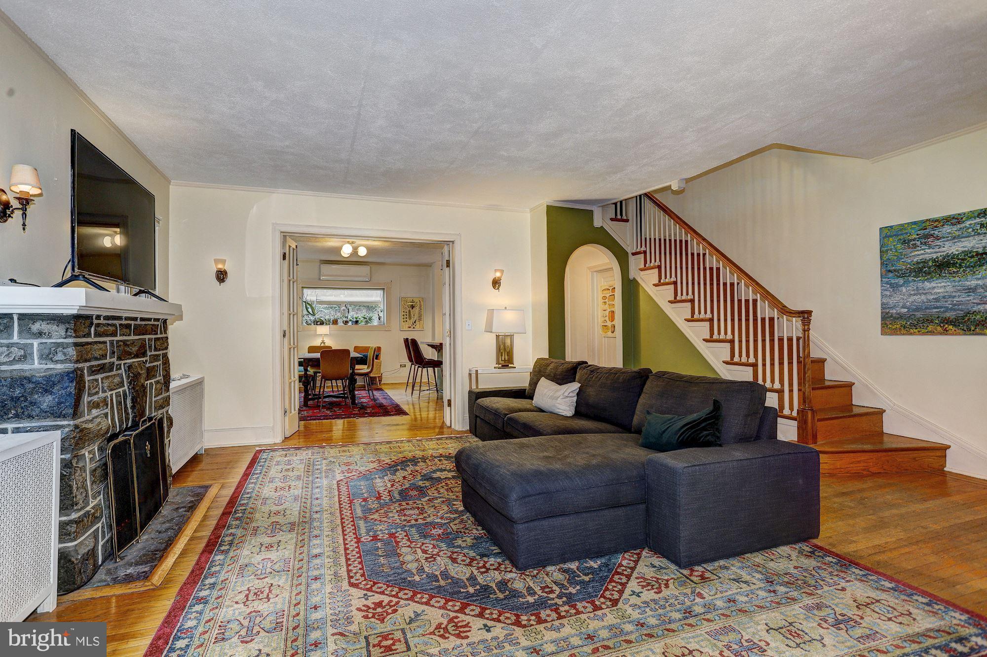 3714 Rexmere Road Baltimore, MD 21218 - Photo 13 of 39 Living Room
