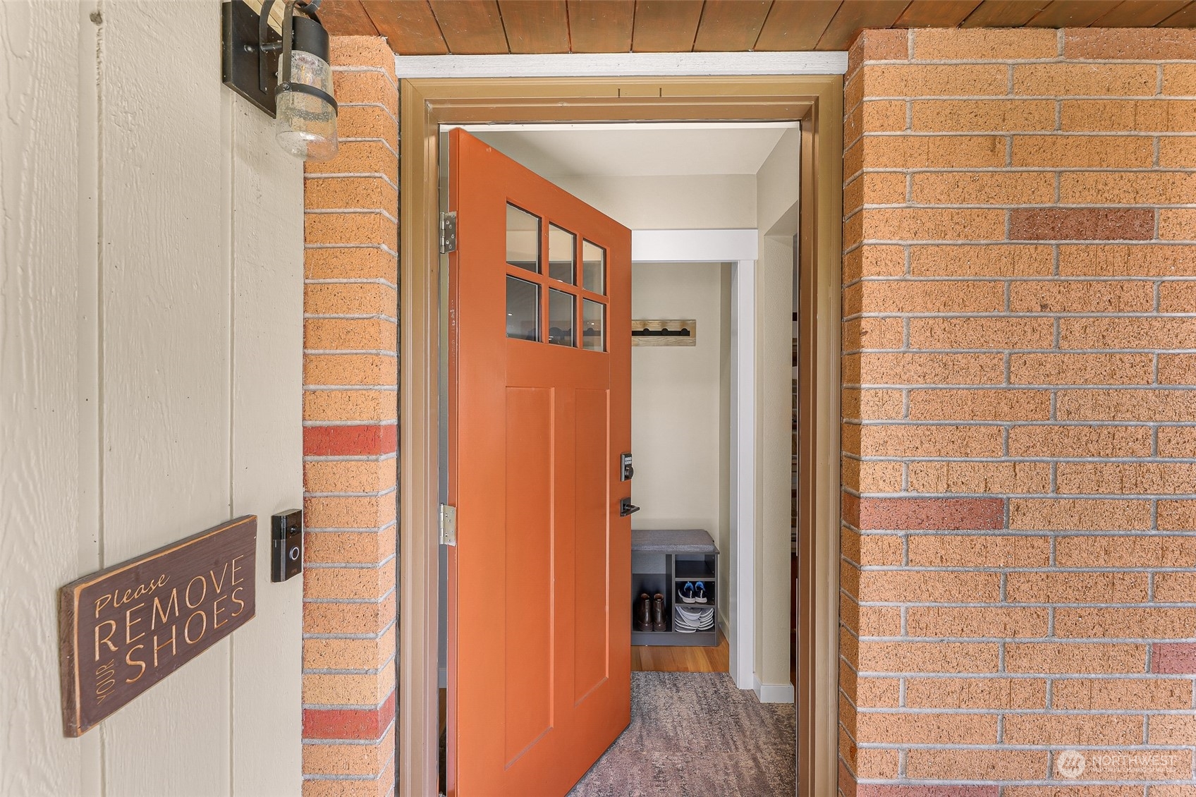 2901 Northeast 8th Place Renton, WA 98056 - Photo 3 of 38