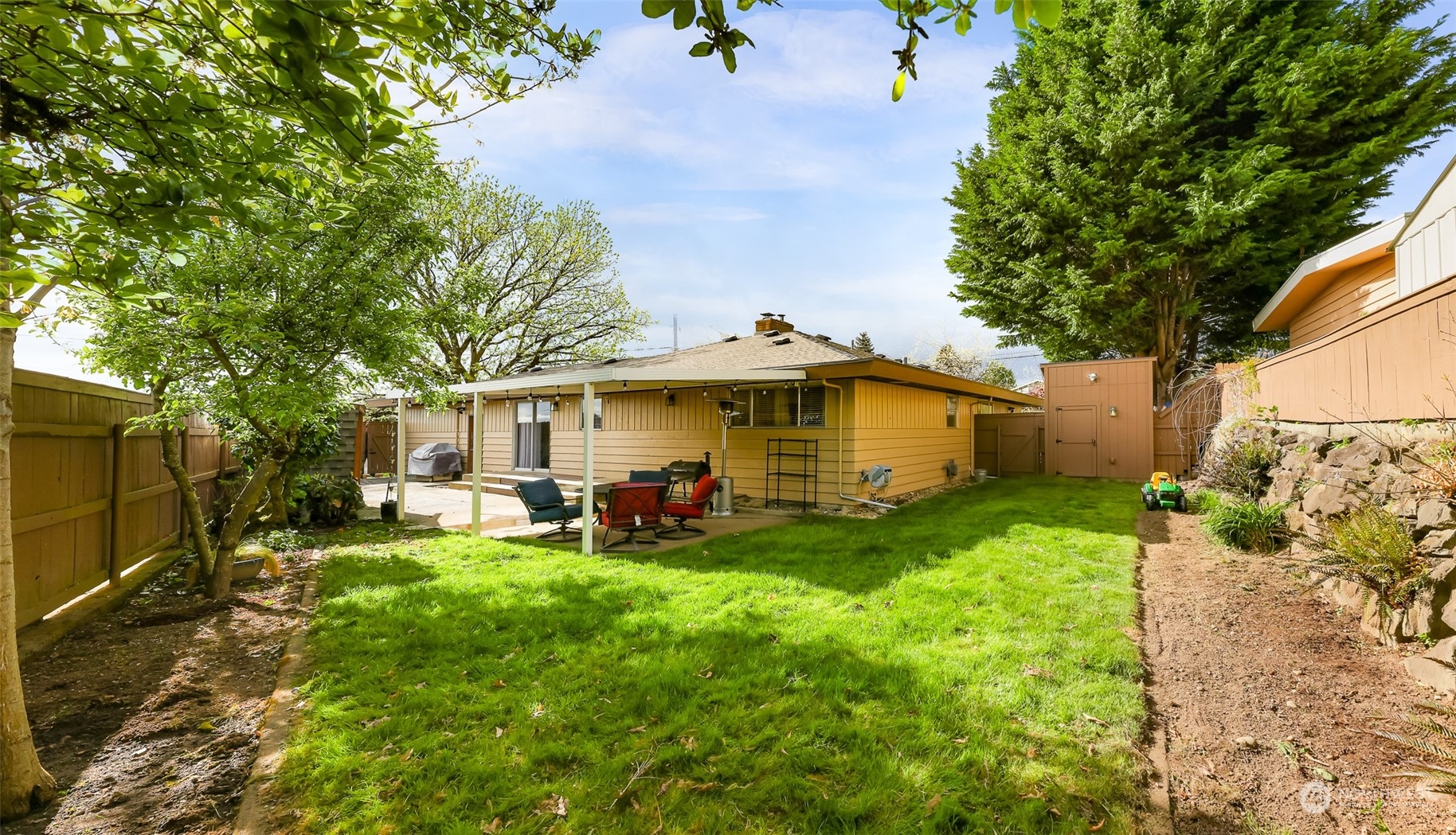 2901 Northeast 8th Place Renton, WA 98056 - Photo 35 of 38