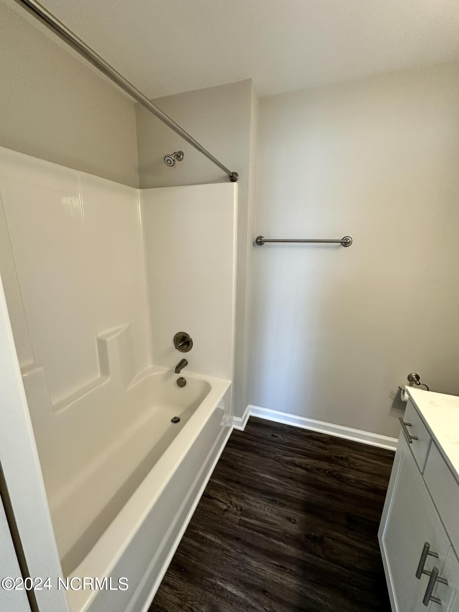 175 Old Murdoch Road, Unit 202 Morehead City, NC 28570 - Photo 19 of 23 Ensuite #2