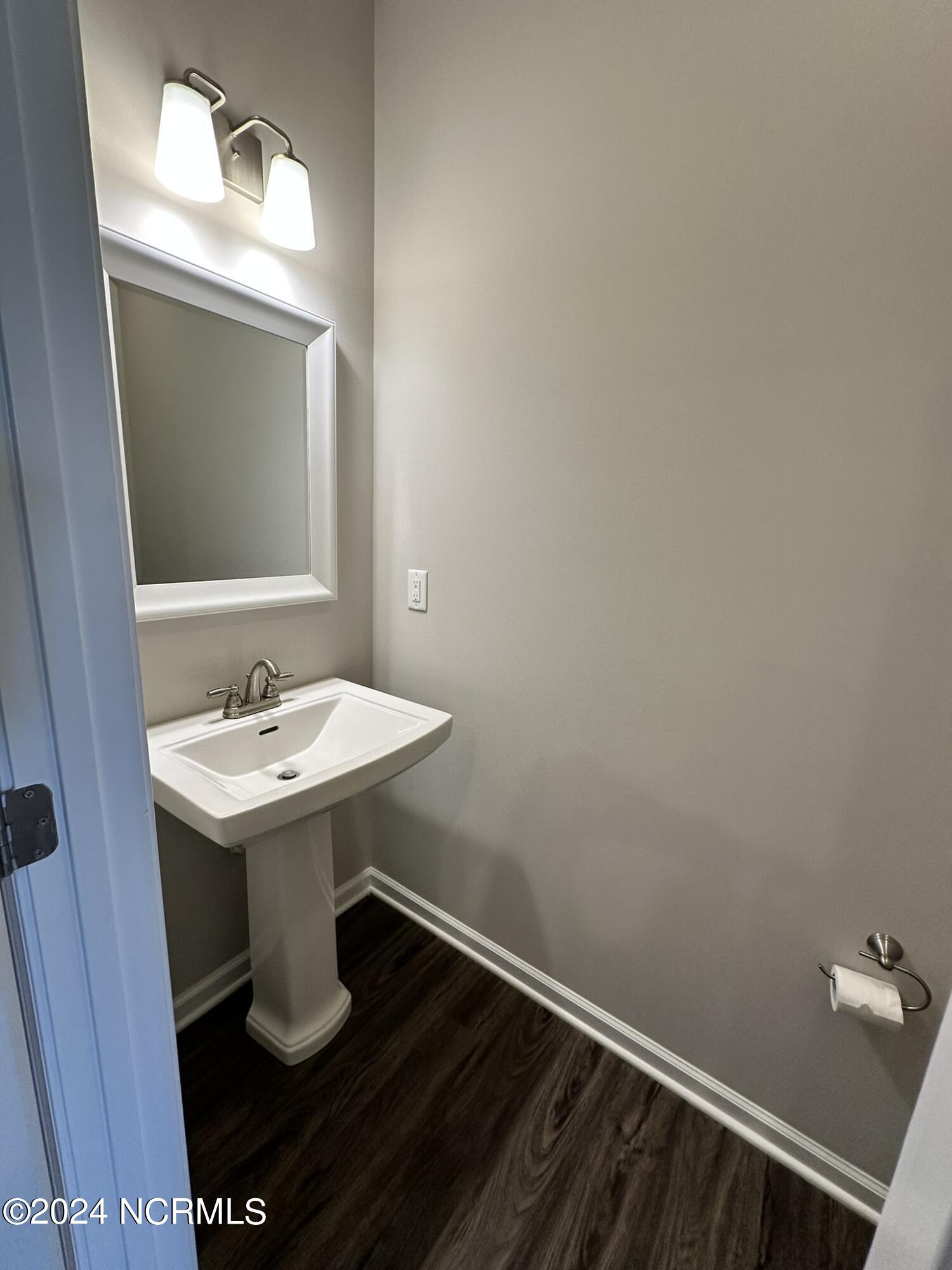 175 Old Murdoch Road, Unit 202 Morehead City, NC 28570 - Photo 10 of 23 Half Bath 2