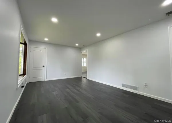 $3,400 | Undisclosed Address, Ronkonkoma, NY 11779