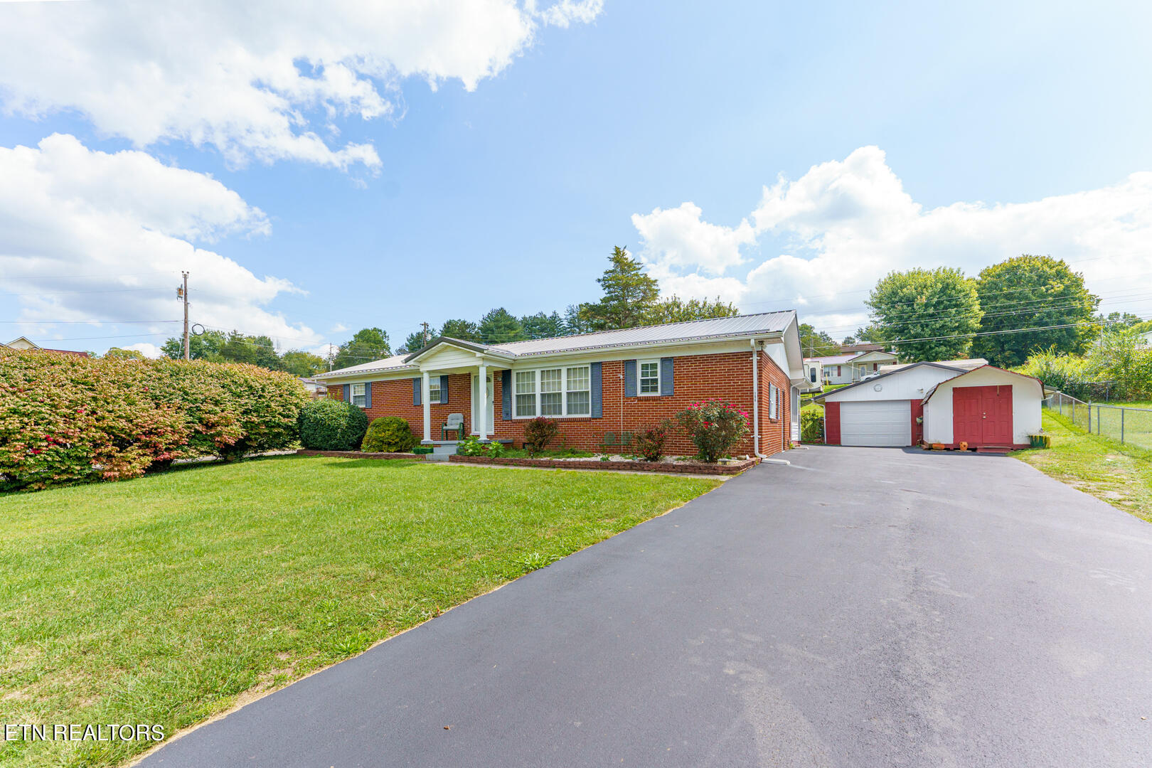 196 Coleman Street Harrogate, TN 37752 - Photo 2 of 20 _DSC4224-Edit