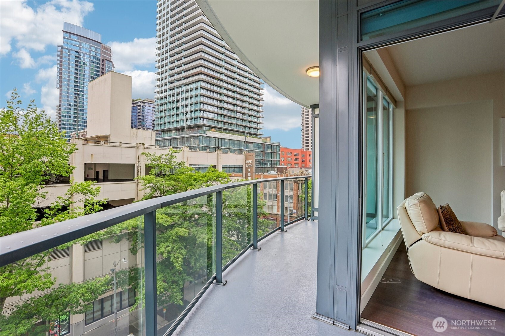 1920 4th Avenue, Unit 504 Seattle, WA 98101 - Photo 23 of 38
