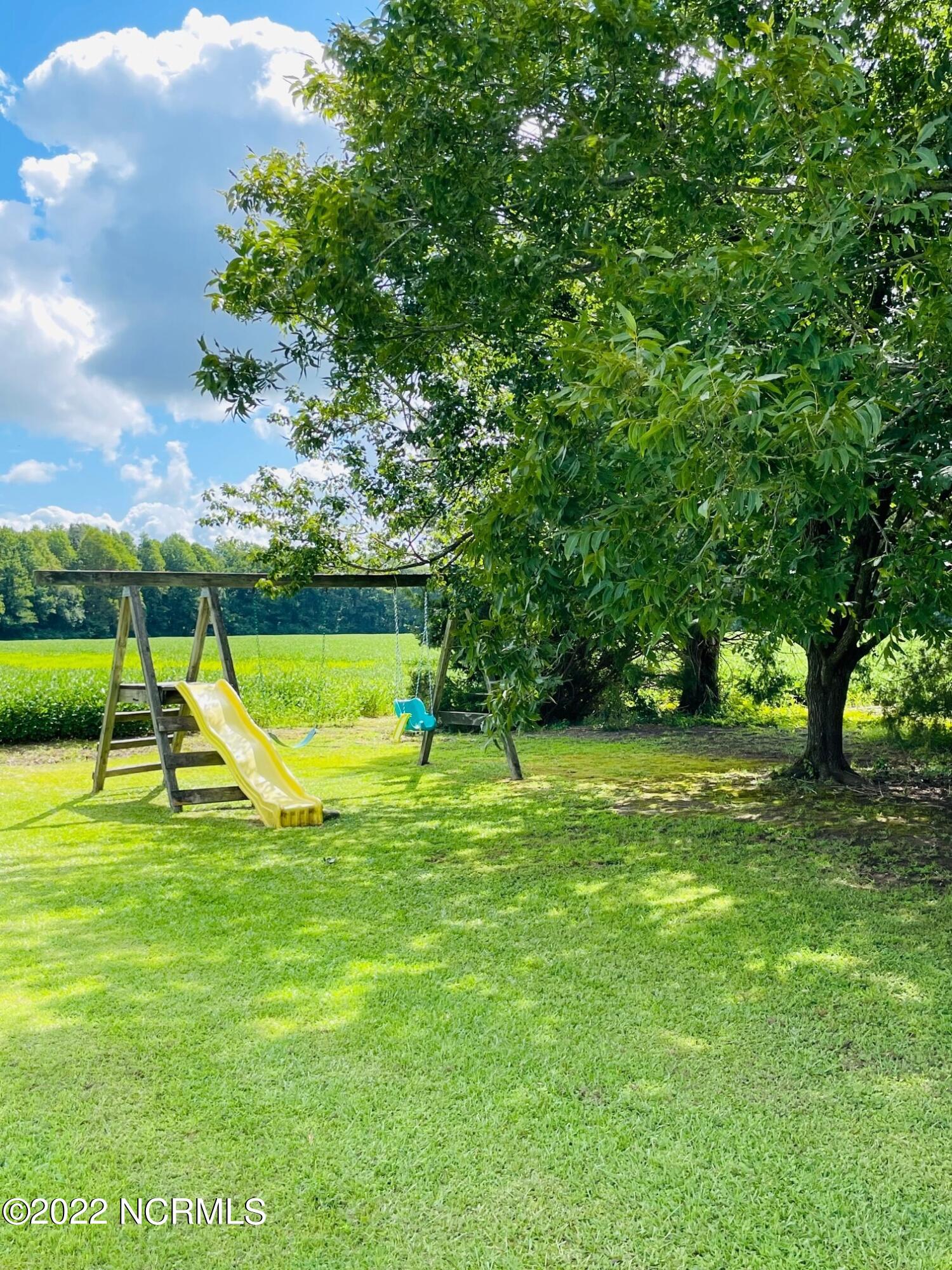 712 Firetower Road Elizabeth City, NC 27909 - Photo 14 of 33 back yard