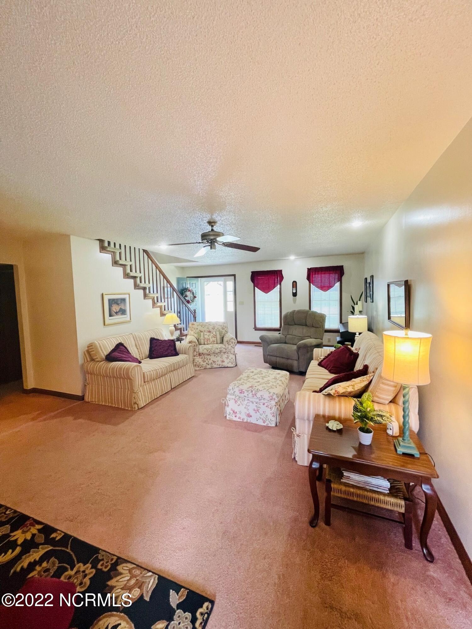 712 Firetower Road Elizabeth City, NC 27909 - Photo 2 of 33 Living room