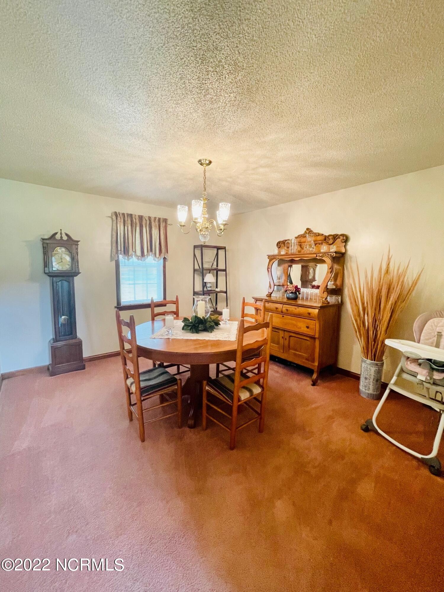 712 Firetower Road Elizabeth City, NC 27909 - Photo 5 of 33 Dining