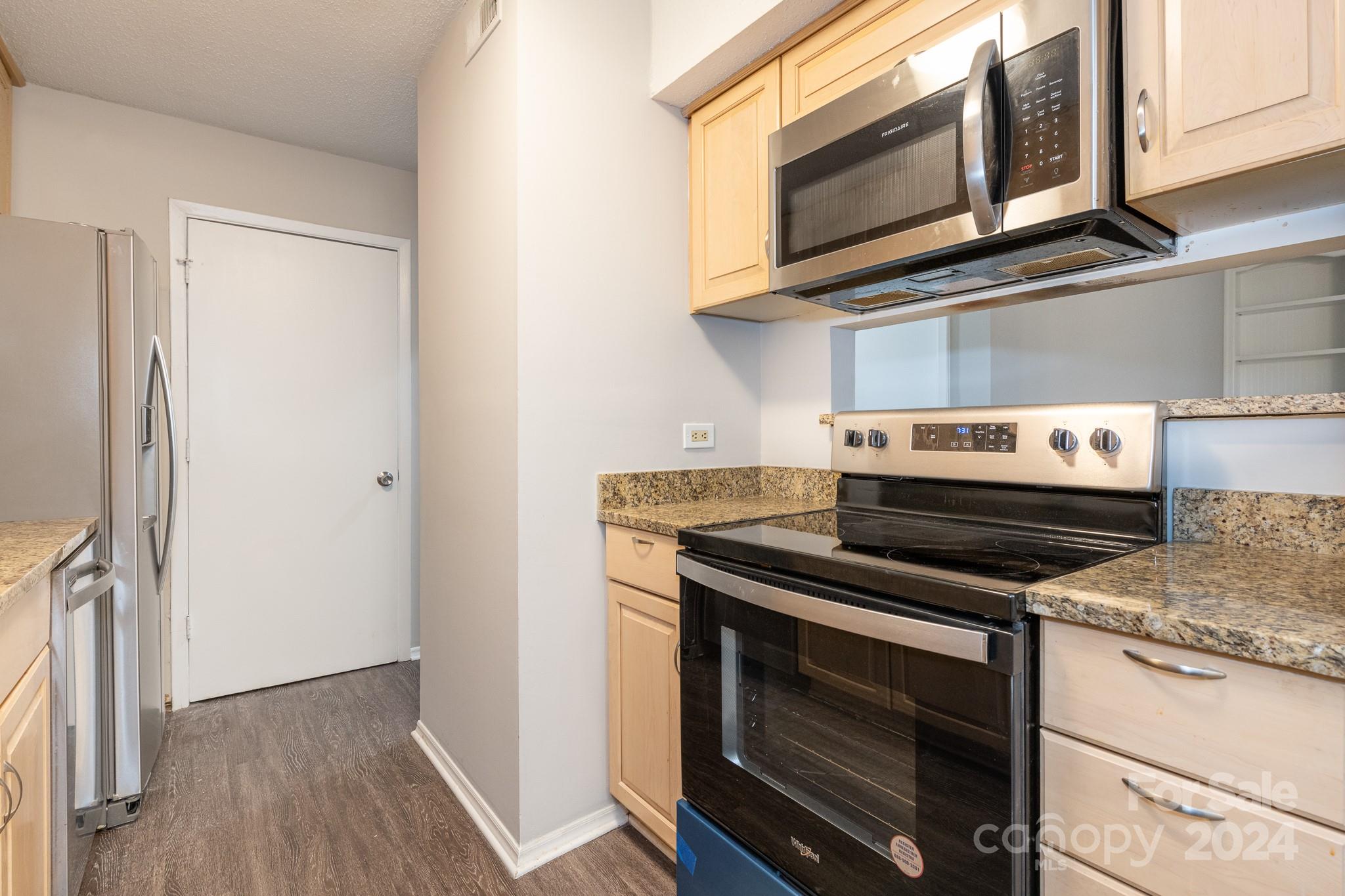 4936 Sardis Road, Unit F Charlotte, NC 28270 - Photo 12 of 27 Gallery Image 12