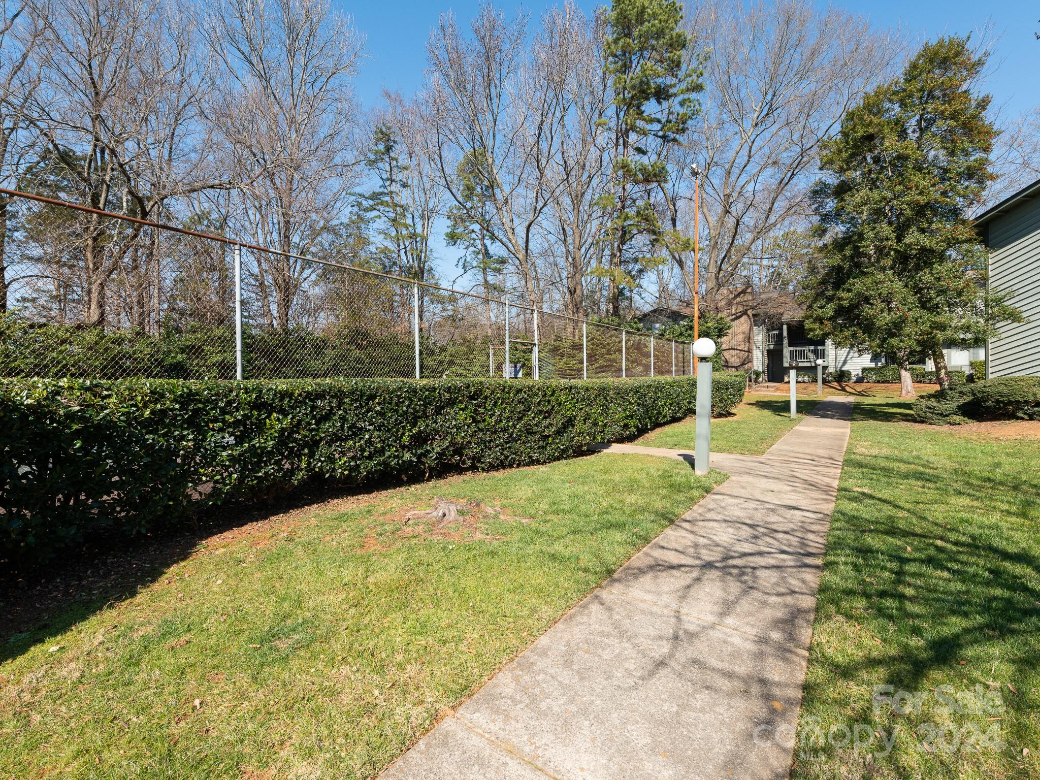 4936 Sardis Road, Unit F Charlotte, NC 28270 - Photo 25 of 27 Gallery Image 25