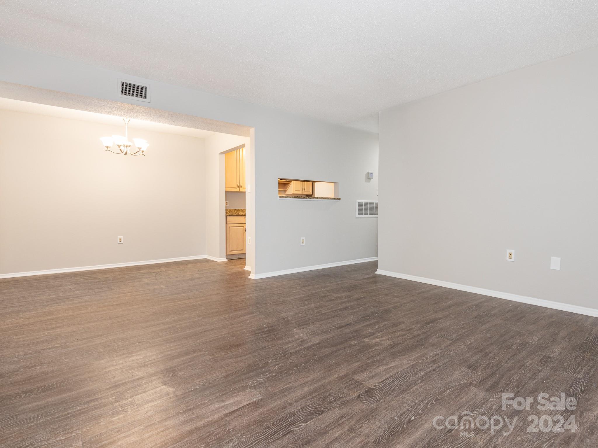 4936 Sardis Road, Unit F Charlotte, NC 28270 - Photo 9 of 27 Gallery Image 9