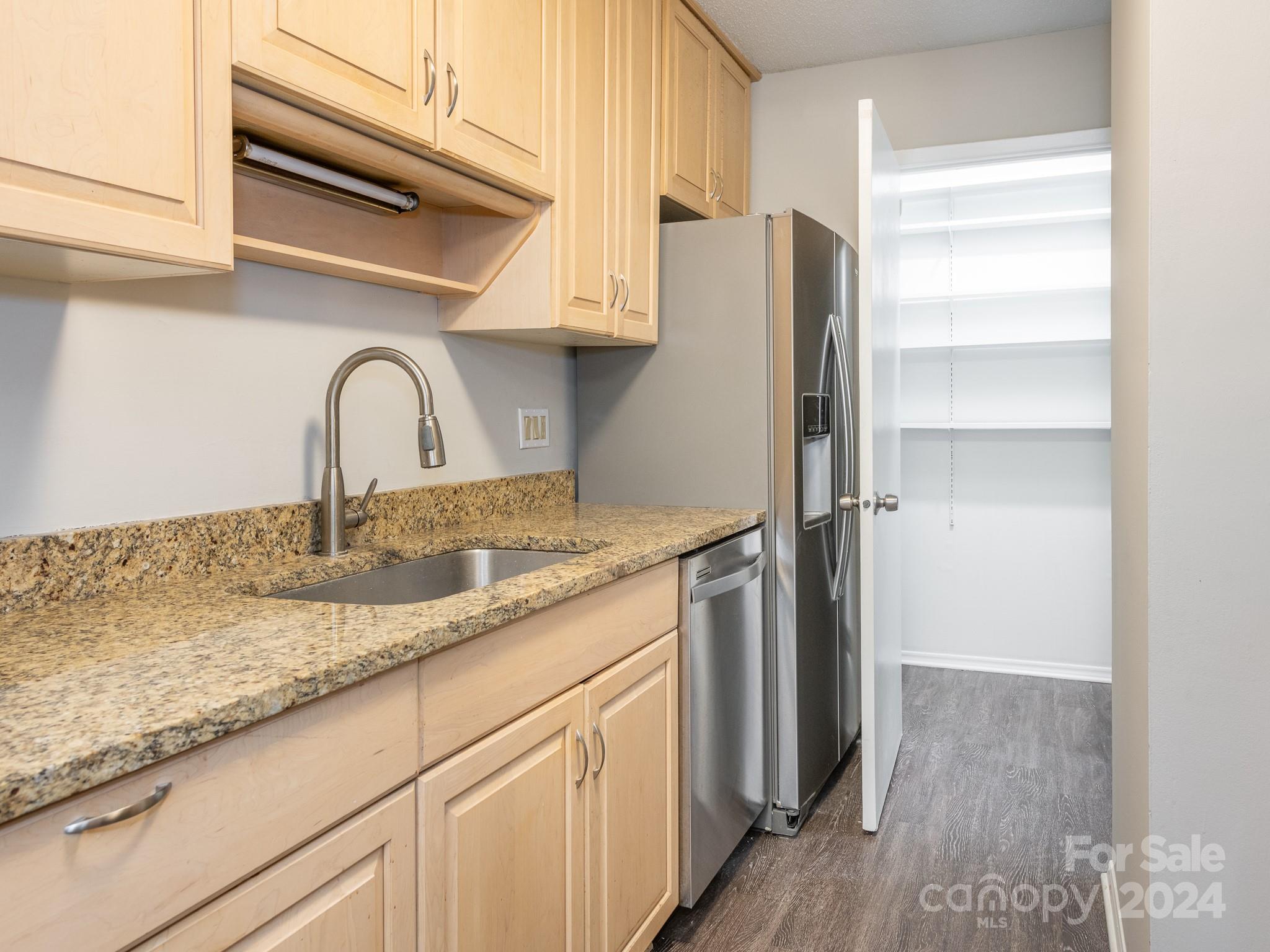 4936 Sardis Road, Unit F Charlotte, NC 28270 - Photo 10 of 27 Gallery Image 10