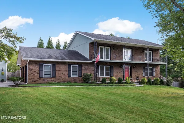 $649,900 | 8702 Terri Circle, Knoxville, TN 37923