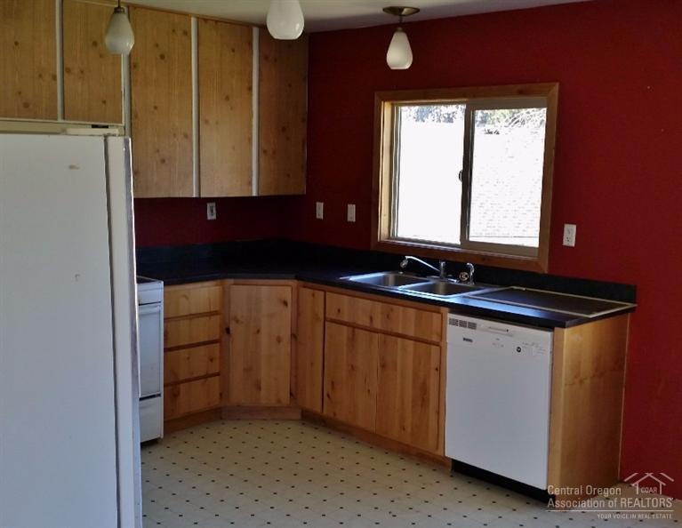 19638 Apache Road Bend, OR 97702 - Photo 9 of 16 Additional Photo