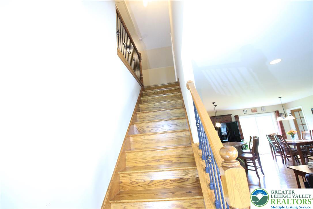 472 Bauer Road Bath, PA 18014 - Photo 18 of 47 a view of entryway