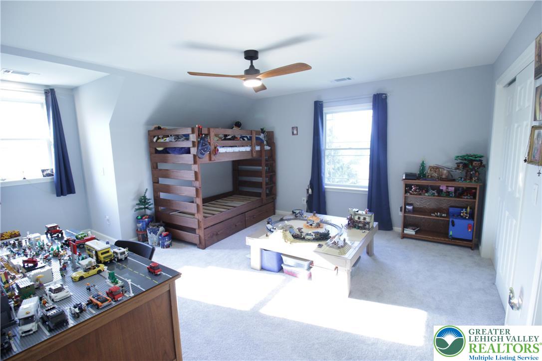 472 Bauer Road Bath, PA 18014 - Photo 26 of 47 a living room with furniture flowerpot and a window
