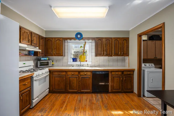 $639,900 | 1555 Knapp Street Northeast, Grand Rapids, MI 49505