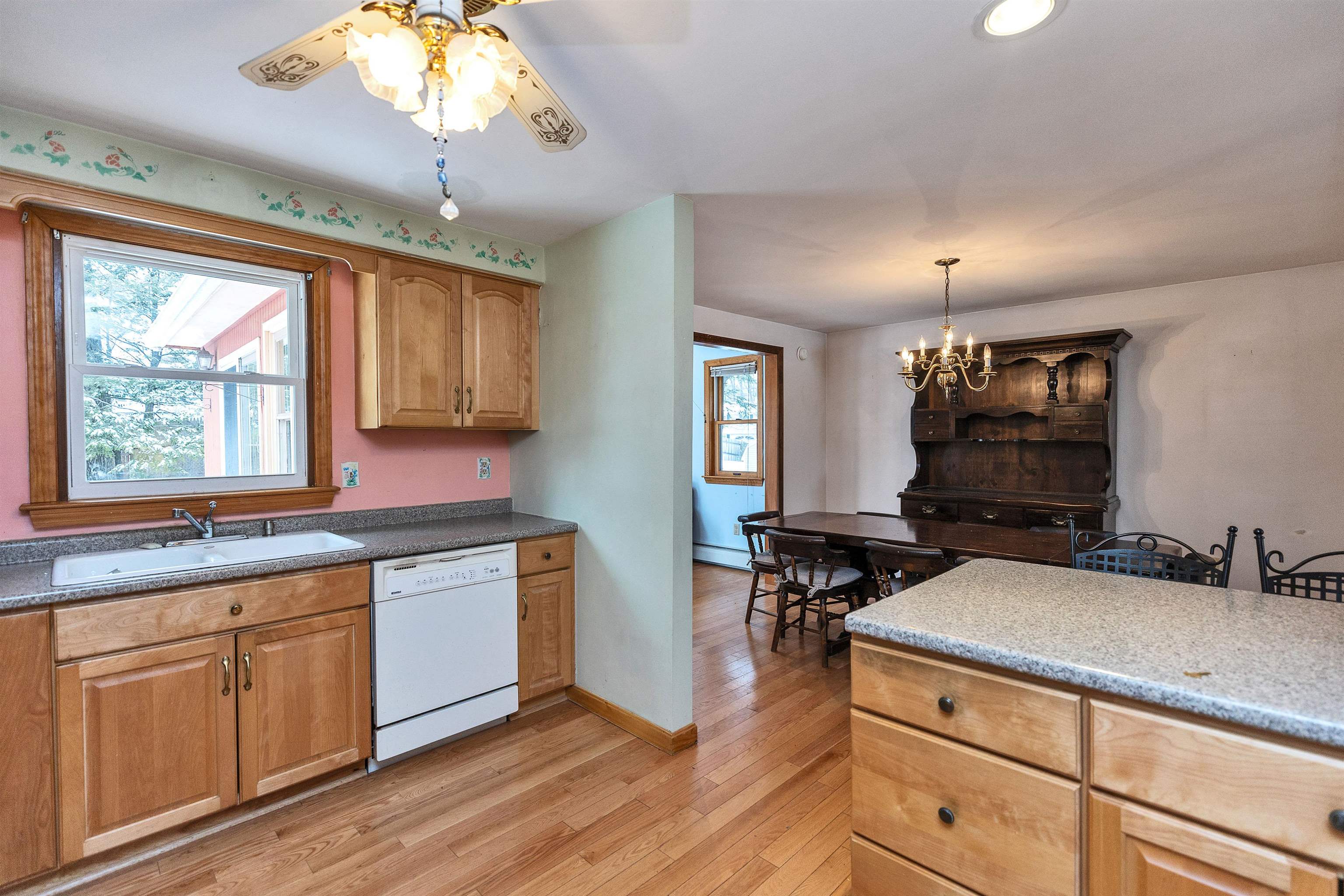 23 Estate Drive Manchester, NH 03104 - Photo 7 of 53
