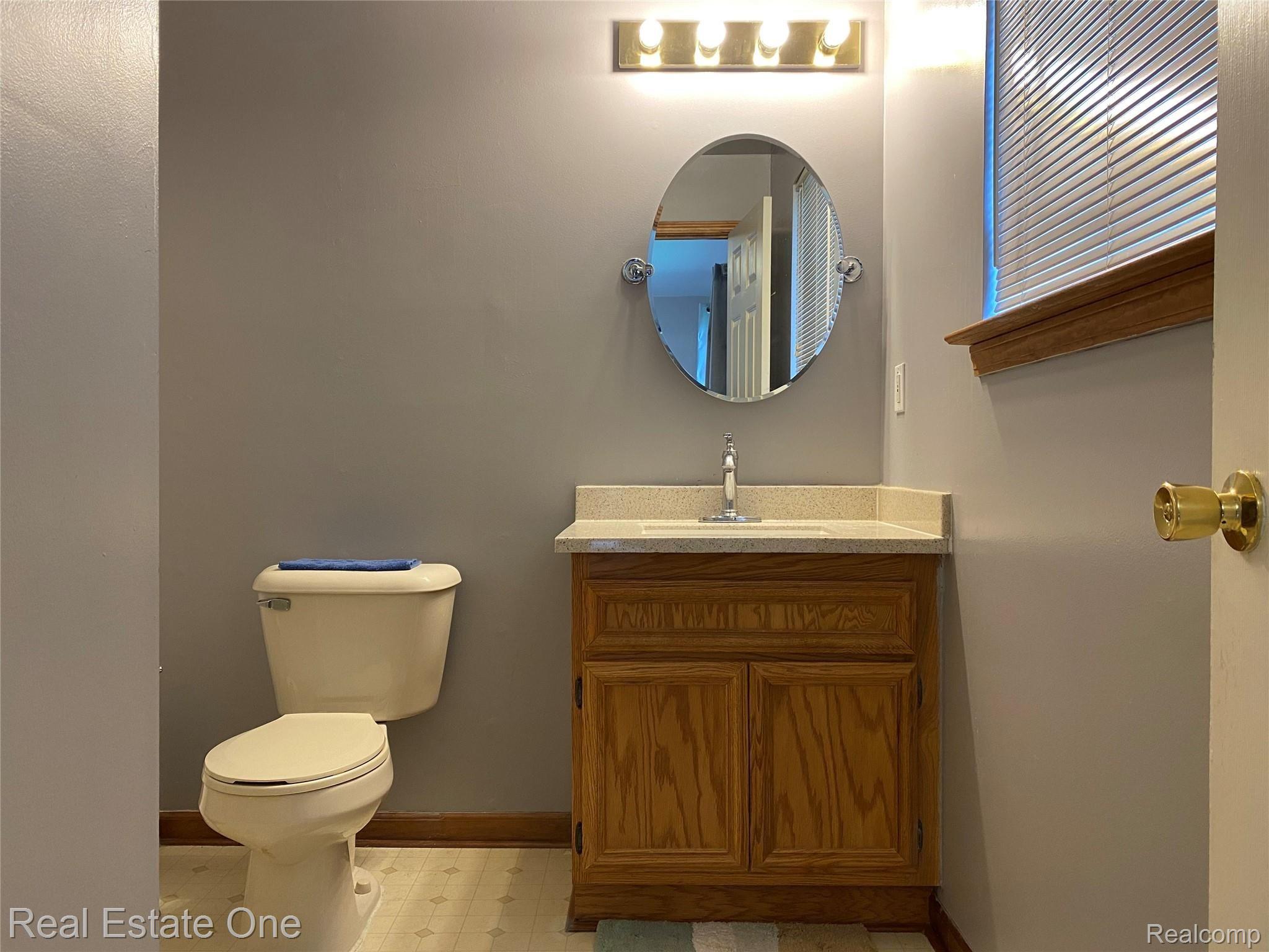5037 East 11 Mile Road Warren, MI 48092 - Photo 20 of 34 IMG-9872 (1).jpg