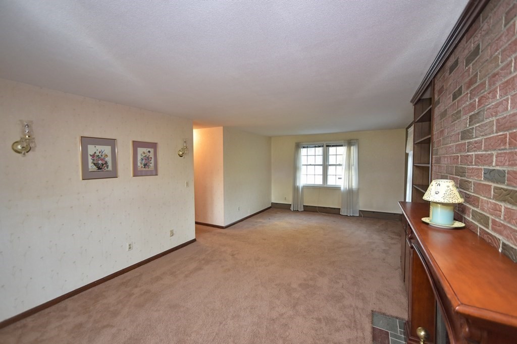 24 Bear Hole Road West Springfield, MA 01089 - Photo 19 of 34