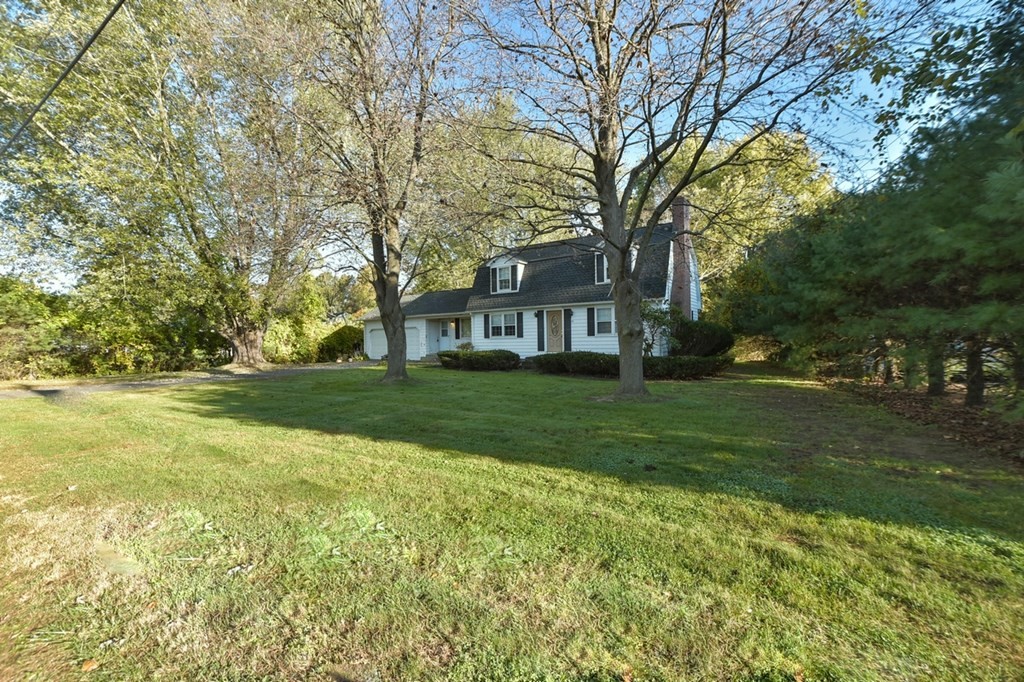 24 Bear Hole Road West Springfield, MA 01089 - Photo 2 of 34
