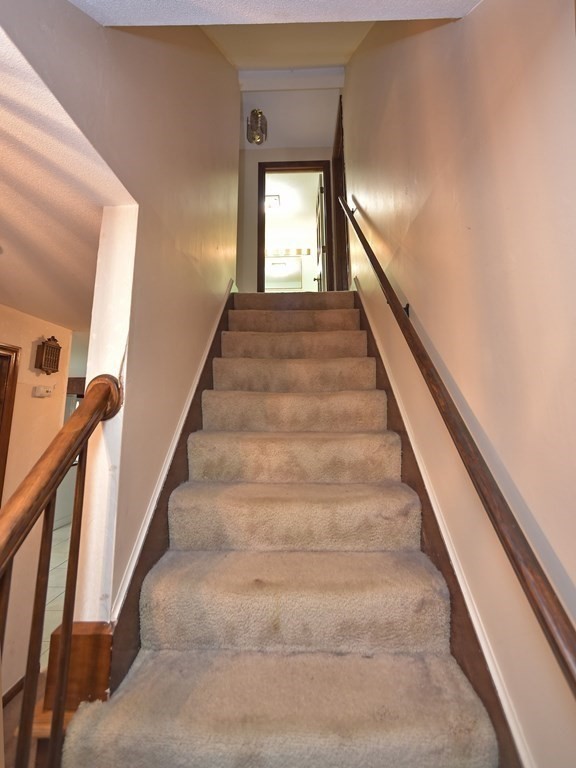 24 Bear Hole Road West Springfield, MA 01089 - Photo 21 of 34