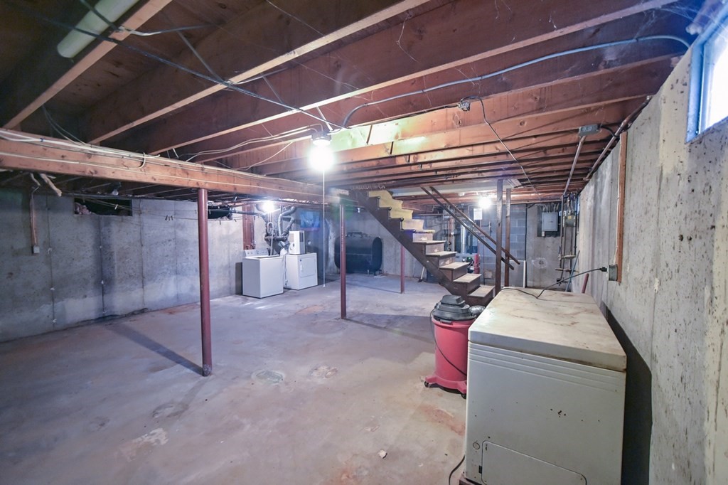 24 Bear Hole Road West Springfield, MA 01089 - Photo 29 of 34