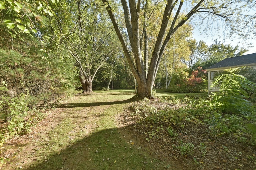 24 Bear Hole Road West Springfield, MA 01089 - Photo 31 of 34