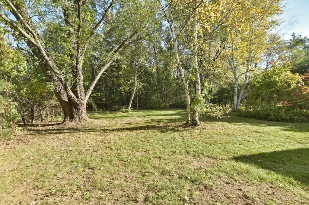 24 Bear Hole Road West Springfield, MA 01089 - Photo 32 of 34