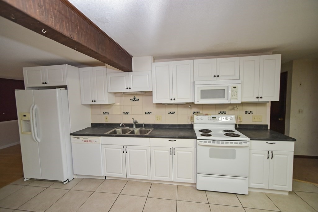 24 Bear Hole Road West Springfield, MA 01089 - Photo 6 of 34