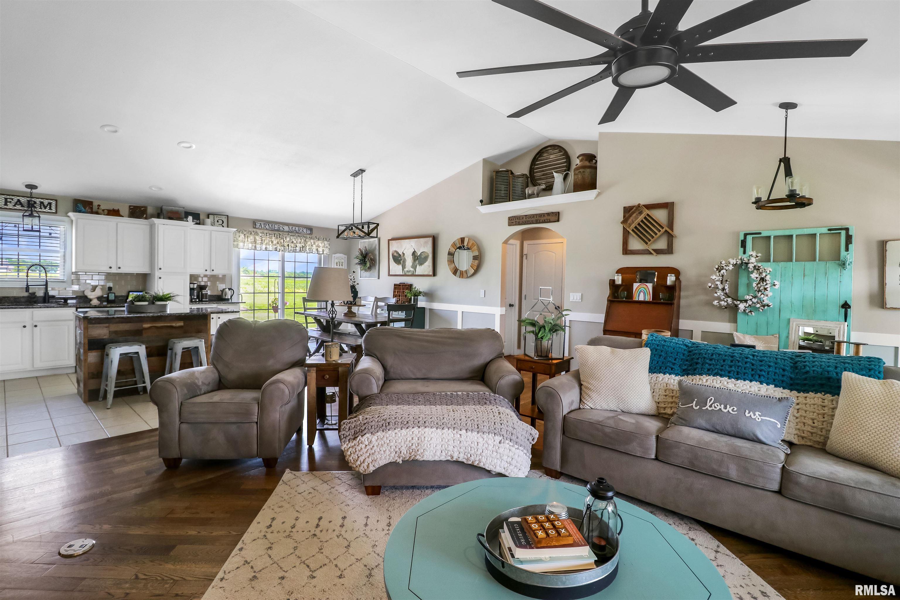 1511 Santa Fe Road Washington, IL 61571 - Photo 12 of 41 Gallery Image 12