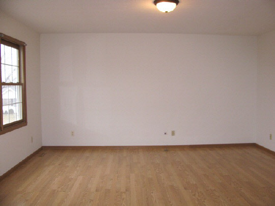 5376 Rockingham Drive Loves Park, IL 61111 - Photo 7 of 11 an empty room with a window