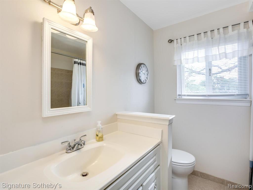 43805 Hanford Road Canton, MI 48187 - Photo 13 of 28