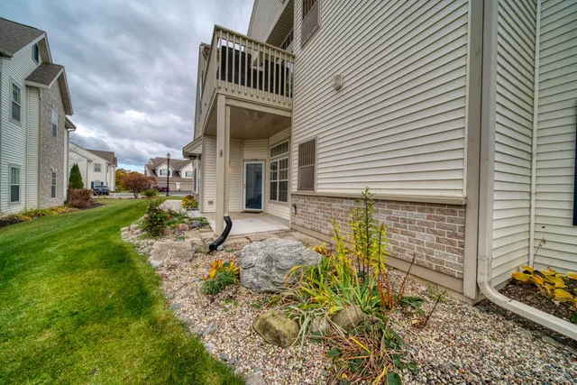 $259,000 | 1106 Stratford Court, Unit 102, Mount Pleasant, WI 53406