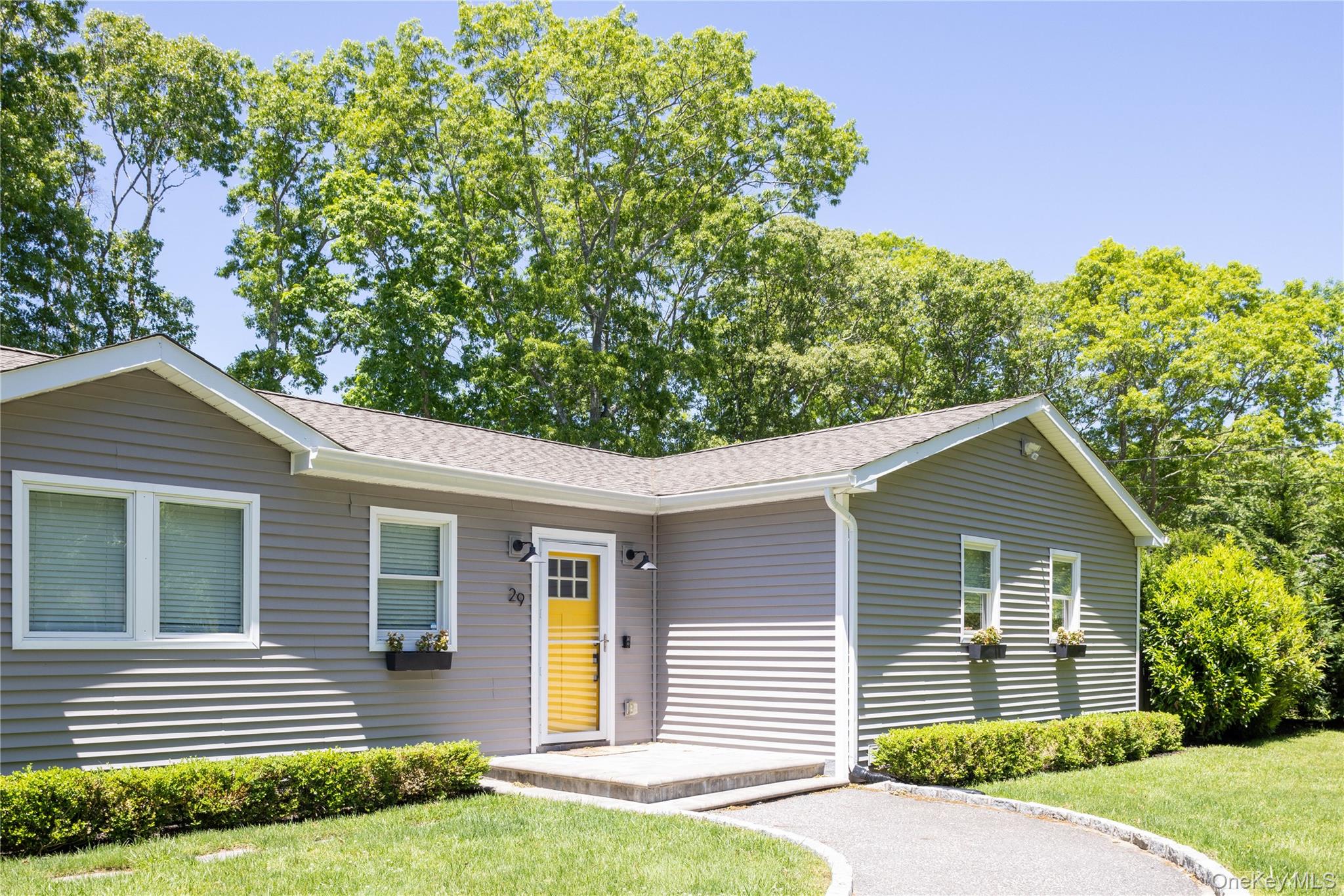 29 Matthews Drive Remsenburg, NY 11960 - Photo 4 of 23
