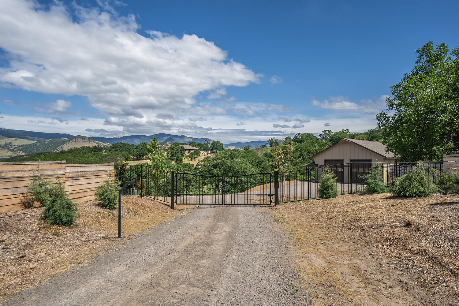 790 Neil Creek Road Ashland, OR 97520 - Photo 33 of 40 DSC00343-HDR