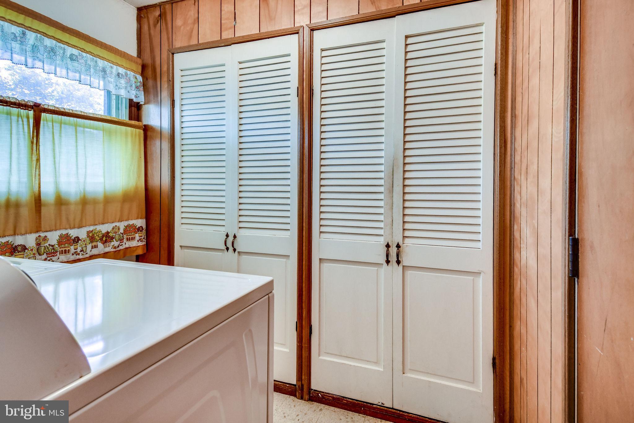 701 West Nettle Tree Road Sterling, VA 20164 - Photo 14 of 32 Storage closets/pantry
