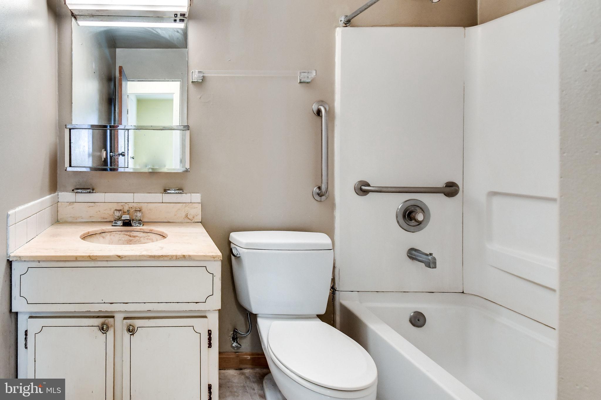 701 West Nettle Tree Road Sterling, VA 20164 - Photo 23 of 32 Full hall bathroom with bath/shower