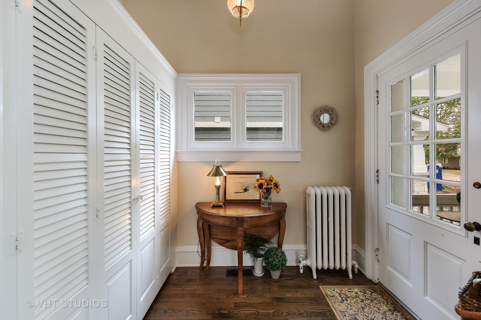 4604 Wolf Road Western Springs, IL 60558 - Photo 21 of 28 a room with furniture and a window
